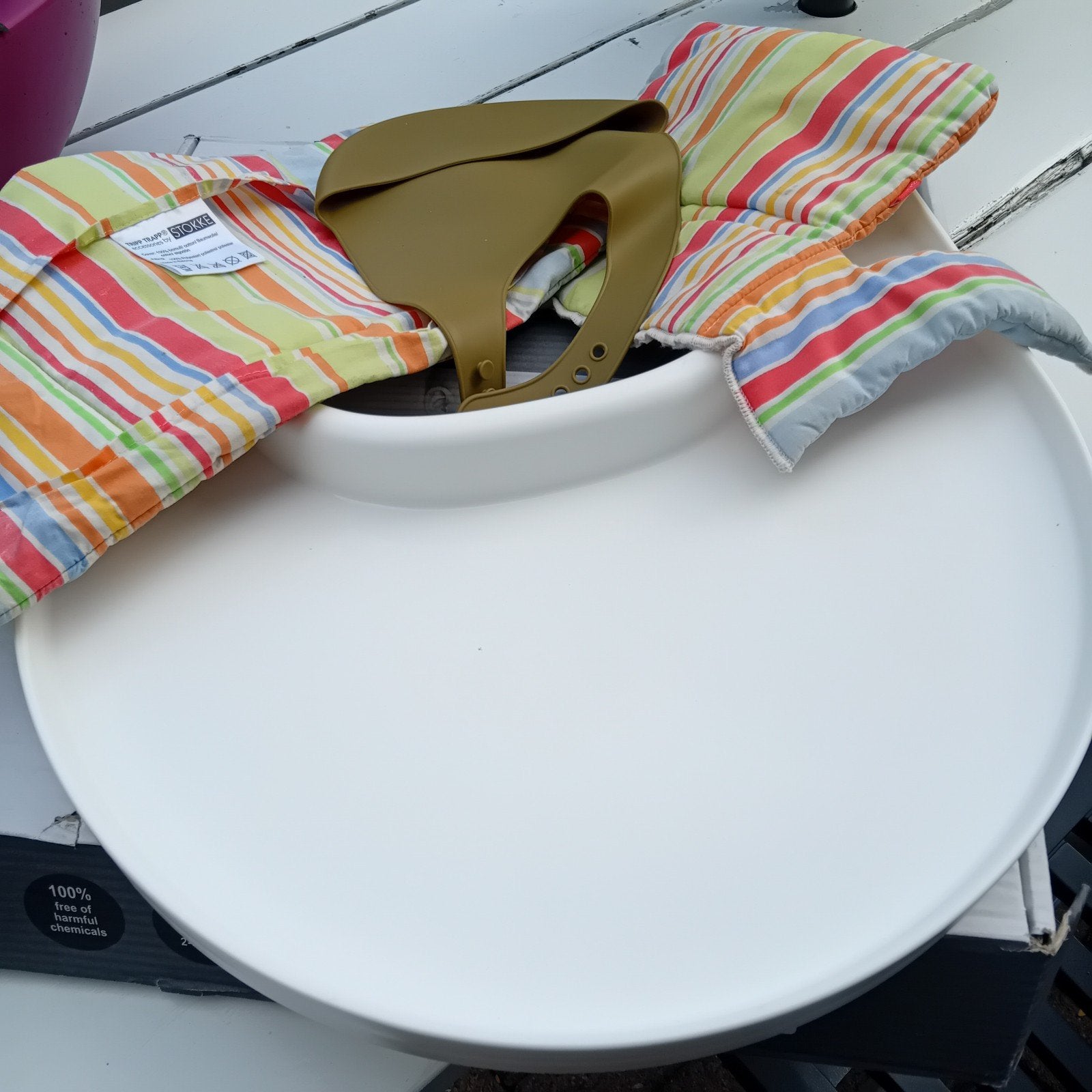 Stokke Playtray wit met kussenset en slabbe voor Tripp Trapp, Ophalen of Verzenden, Zo goed als nieuw, Meegroeistoel, Afneembaar eetblad
