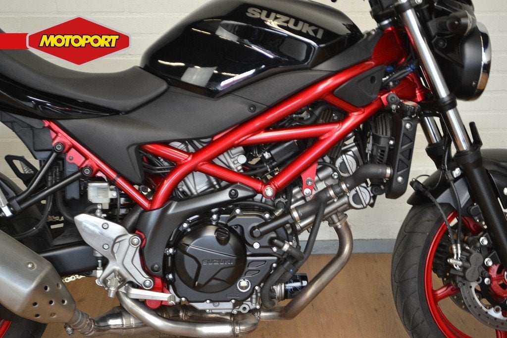 Suzuki SV 650 A (bj 2019), Motoren, Motoren | Suzuki, Lange Dreef 12
4131NH  Vianen, NL, Suzuki, Bedrijf, Klantenservice@suzuki.nl