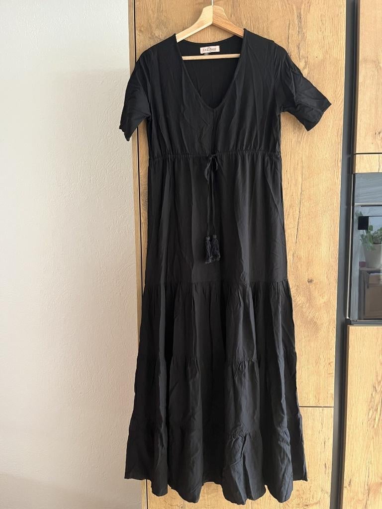 LaDress zwarte maxi jurk gypsy ruches maat XXS/XS ZGAN, Verzenden, Zwart, Zo goed als nieuw, Onder de knie
