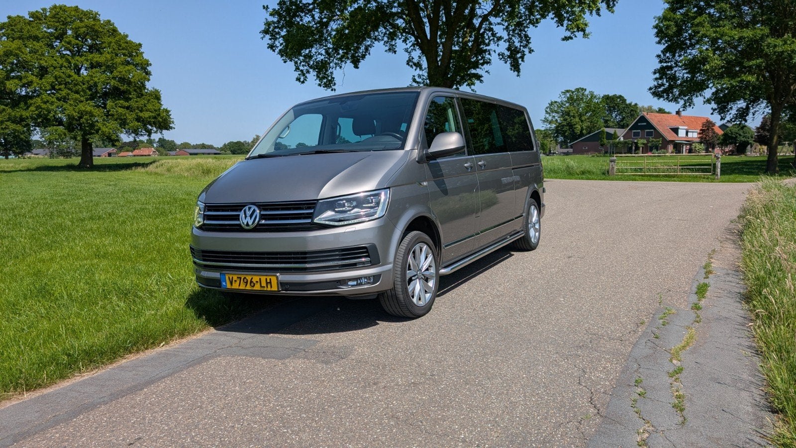 Volkswagen Transporter Caravelle, 4 cilinders, 2245 kg, Volkswagen, 2500 kg