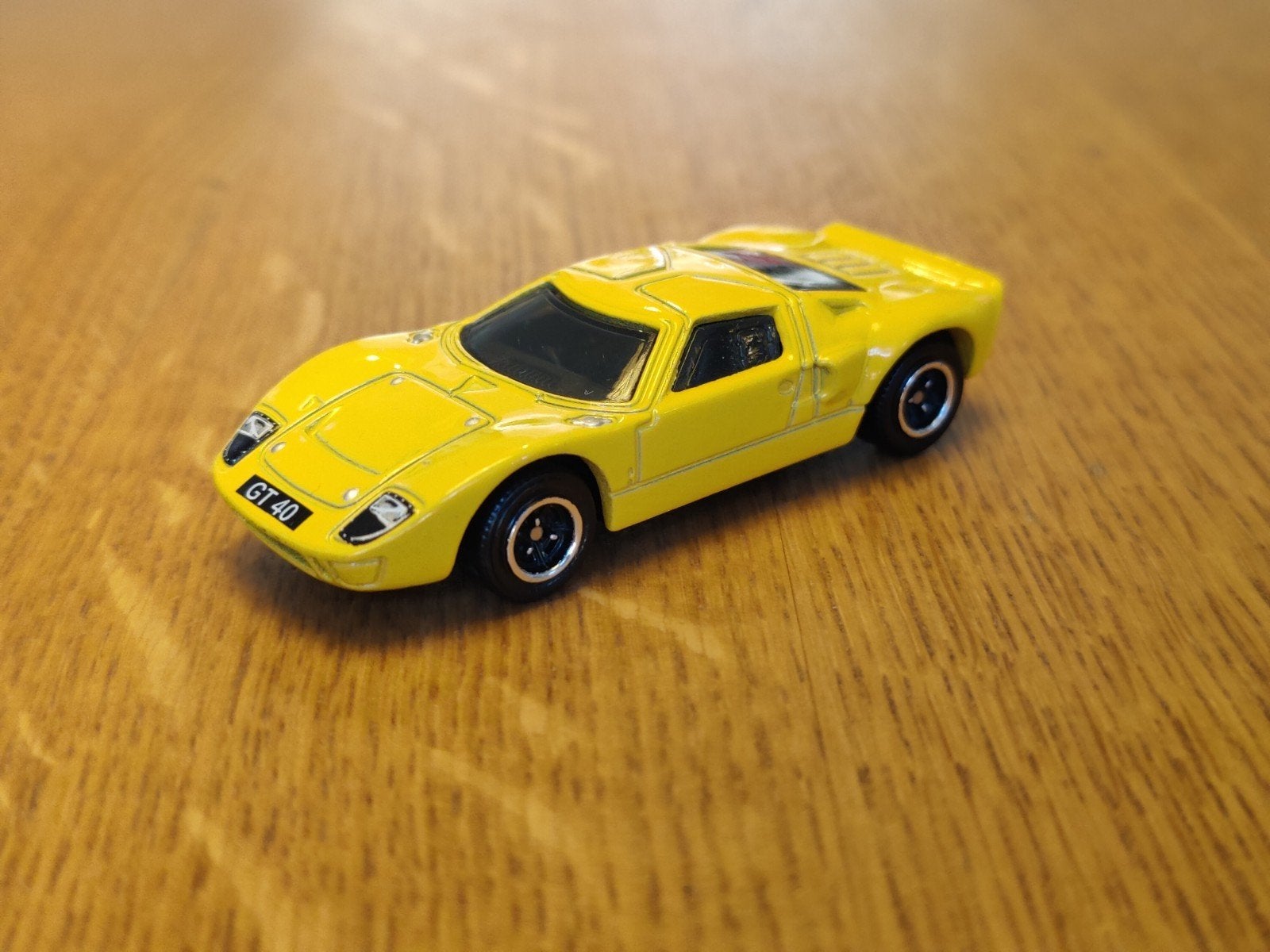 Matchbox Ford GT40 GEEL, Hobby en Vrije tijd, Ophalen of Verzenden, Zo goed als nieuw, Auto