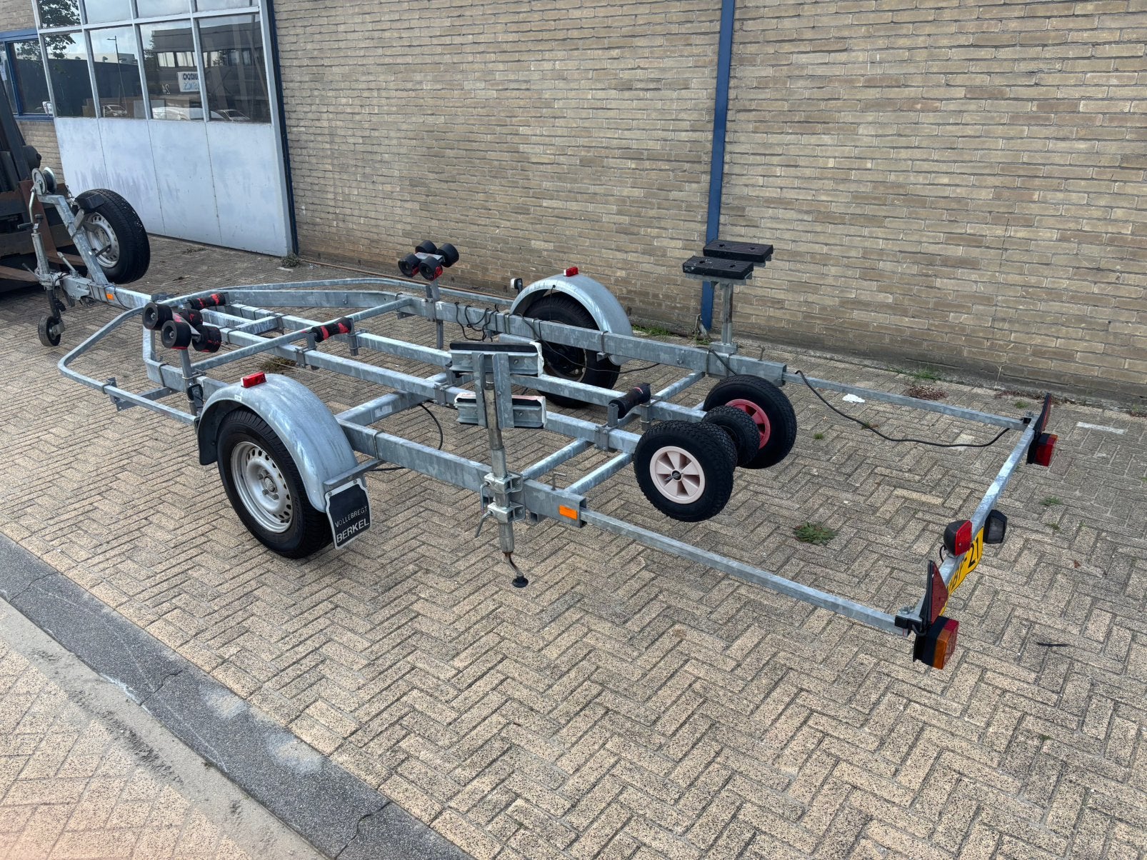 Freewheel 1300kg kanteltrailer, Watersport en Boten, Ophalen, Minder dan 1500 kg, Gebruikt, Sloepentrailer