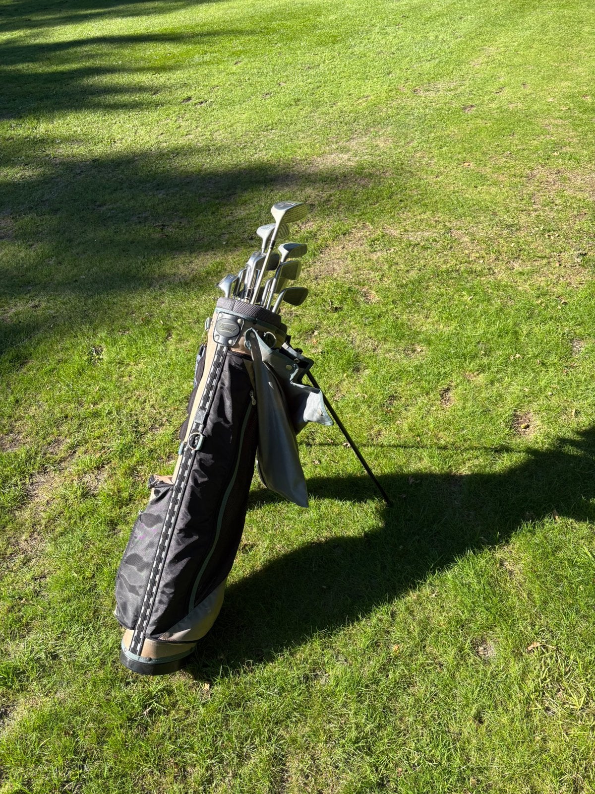 Complete golfset inclusief golftas en golf accessoires