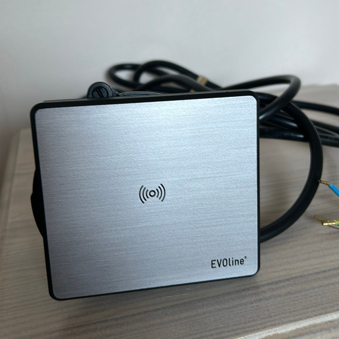 Nieuw: EVOline Square 80 met Qi draadloze oplader, Ophalen of Verzenden, Nieuw, Stopcontact