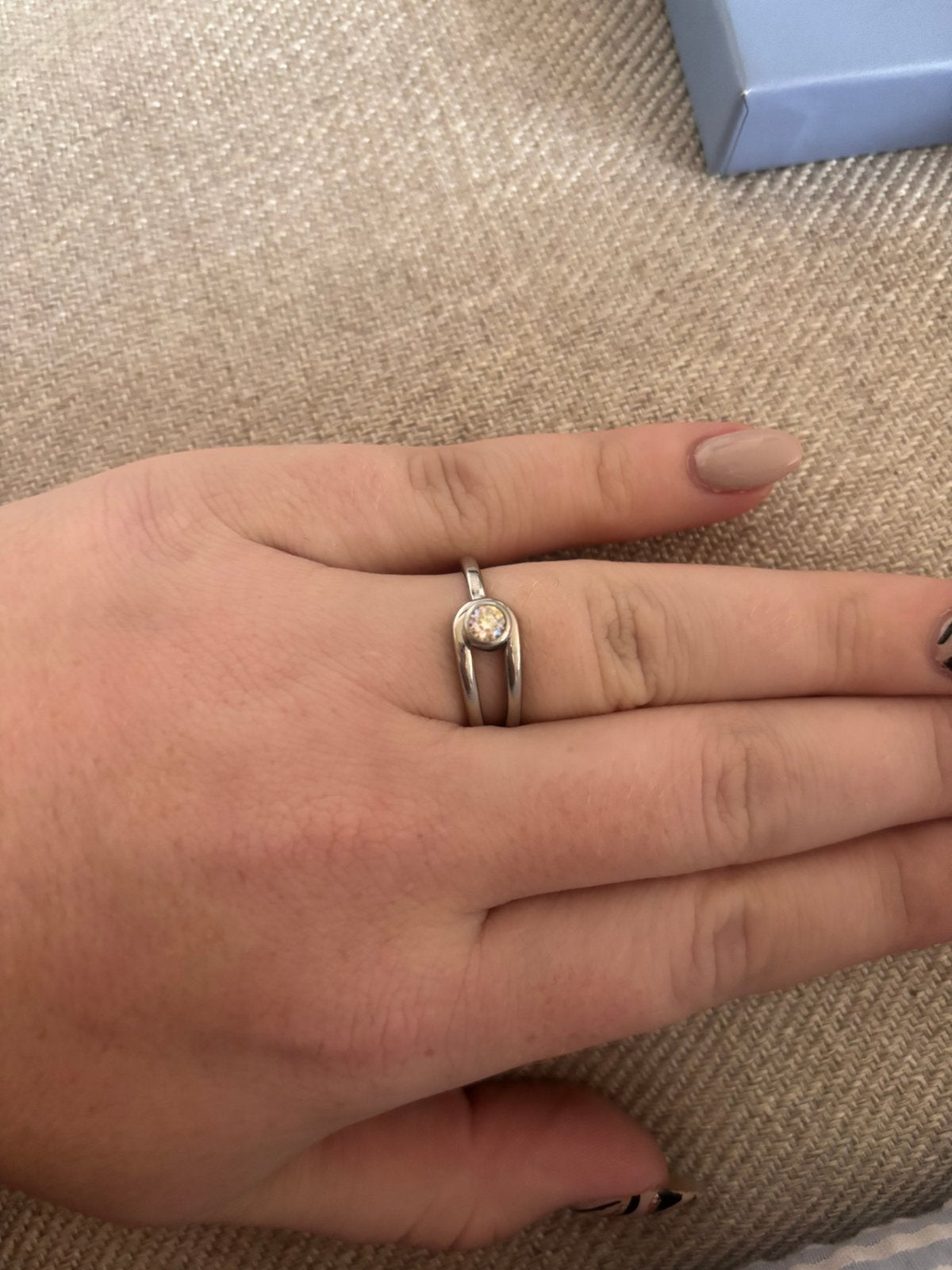 Melano ring met steentjes die erbij passen, Ophalen of Verzenden, Zo goed als nieuw, 17 tot 18, Dame