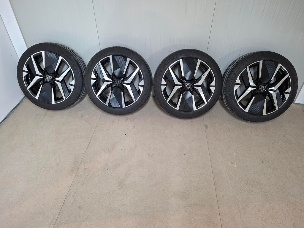 Set 17 inc lichtmetalen velgen Peugeot 208 gt gte, 17 inch, Zomerbanden, 205 mm, Ophalen of Verzenden