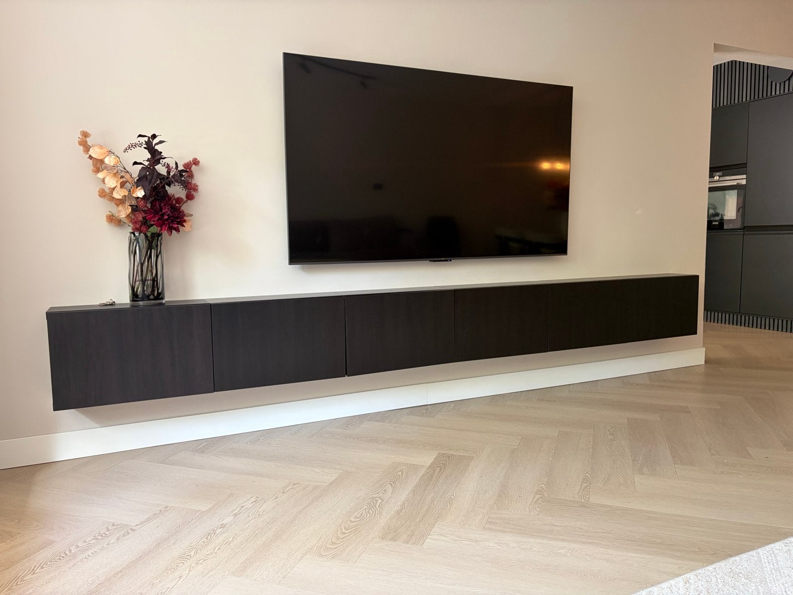 IKEA BESTÅ ondiep TV-meubel zwartbruin met LAPPVIKEN fronten, Ophalen, Gebruikt, 200 cm of meer, Minder dan 25 cm