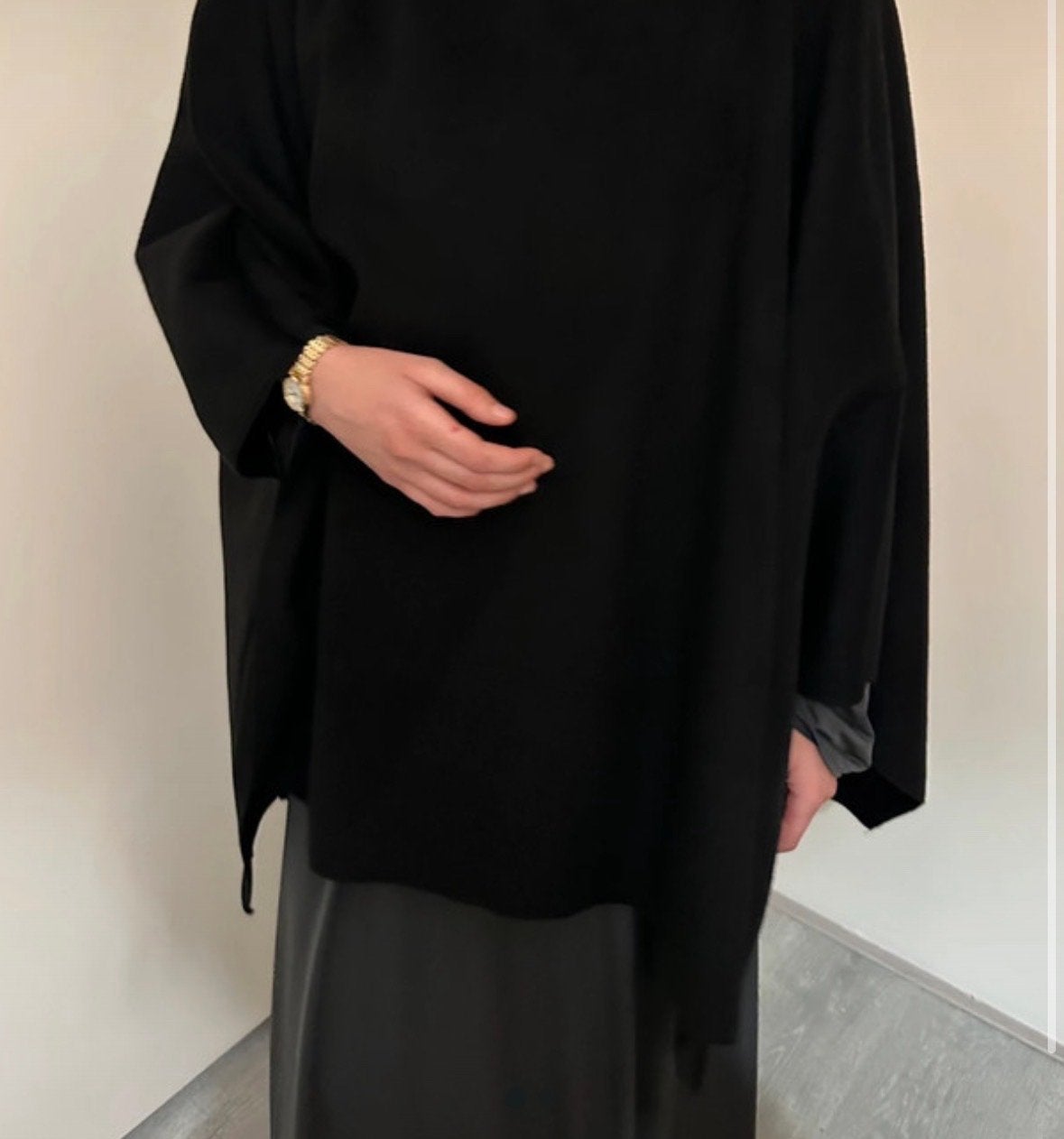 Poncho, Kleding | Dames, Jassen | Winter, Ophalen of Verzenden, Zo goed als nieuw, Maat 42/44 (L), Zwart