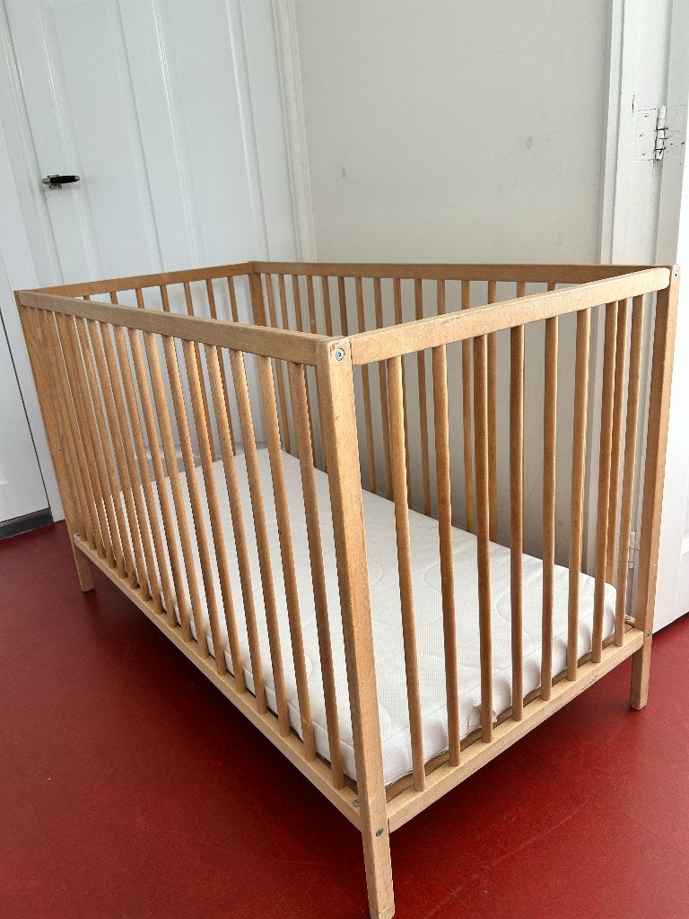 GRATIS IKEA Babybedje en matras, SNIGLAR 60x120 cm, Ophalen, Gebruikt, Ledikant