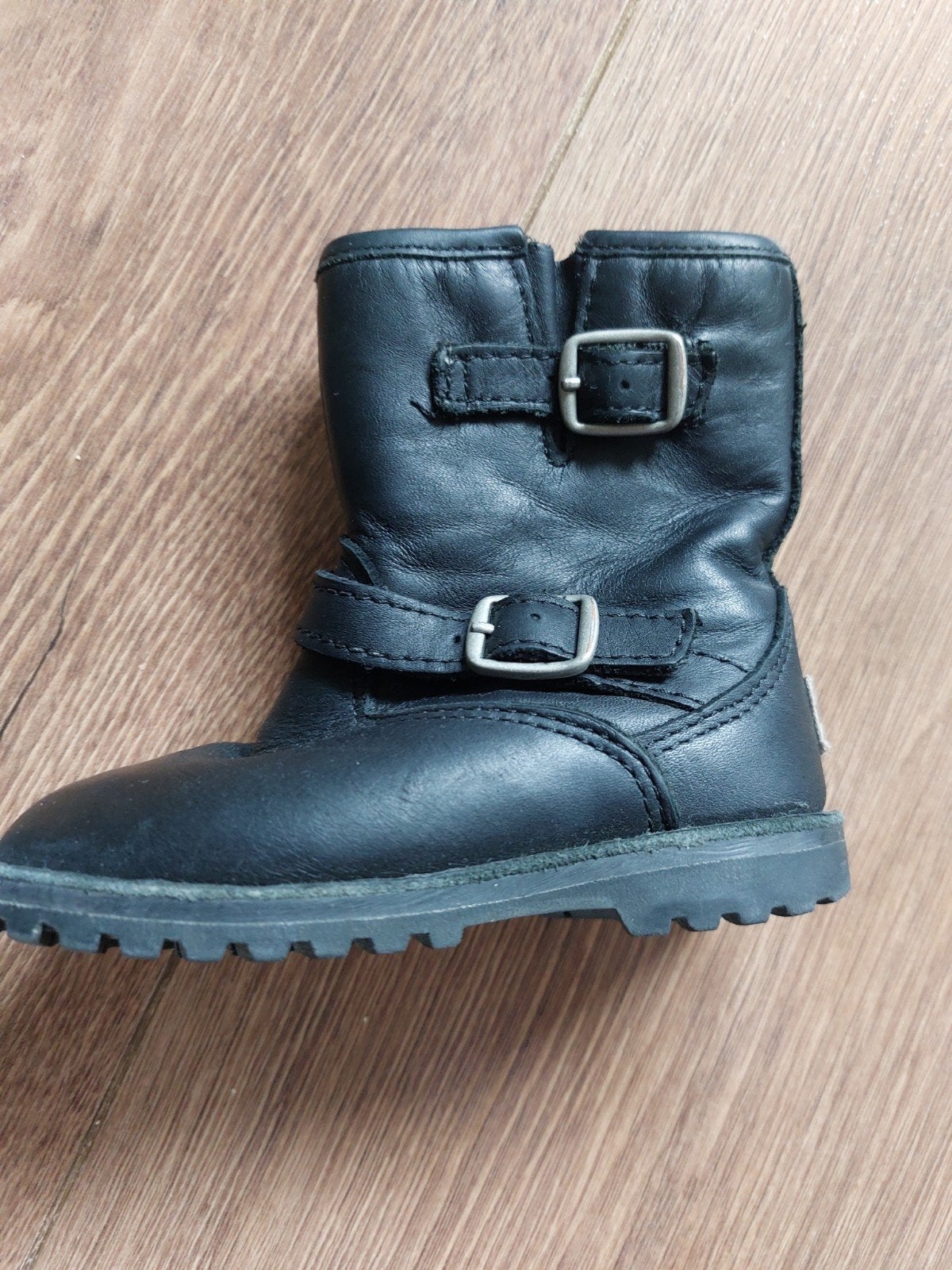Mooie UGG laarsjes maat 22 in nette en goede staat, UGG, Meisje, Ophalen of Verzenden, Laarzen