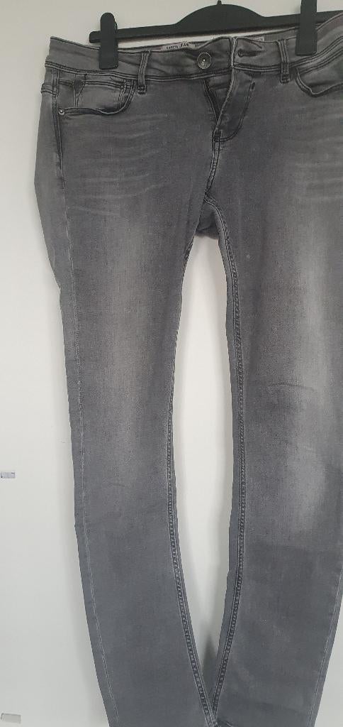 Garcia Jeans slim fit Riva, maat 34, Kleding | Dames, Overige jeansmaten, Ophalen of Verzenden, Grijs, Gedragen