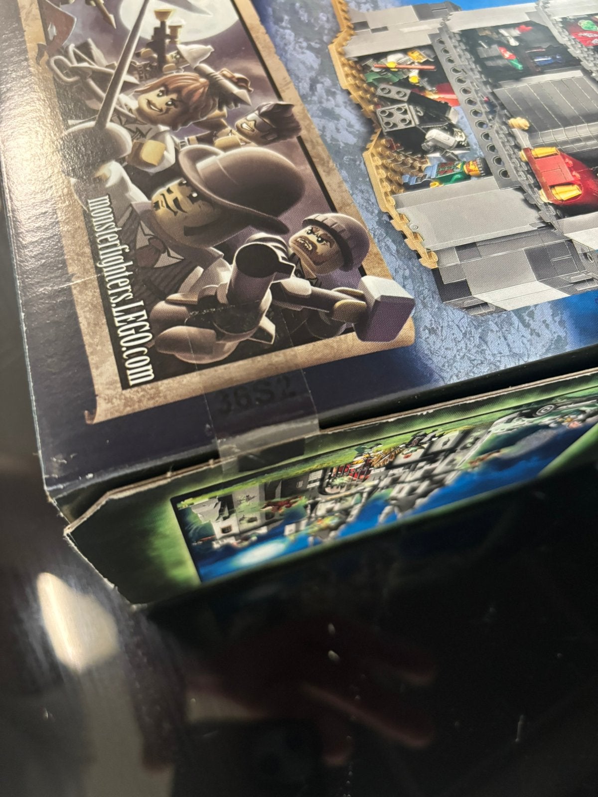Foto 14 van Lego Monster Fighters nr 9468 / Sealed / Vampyer Castle