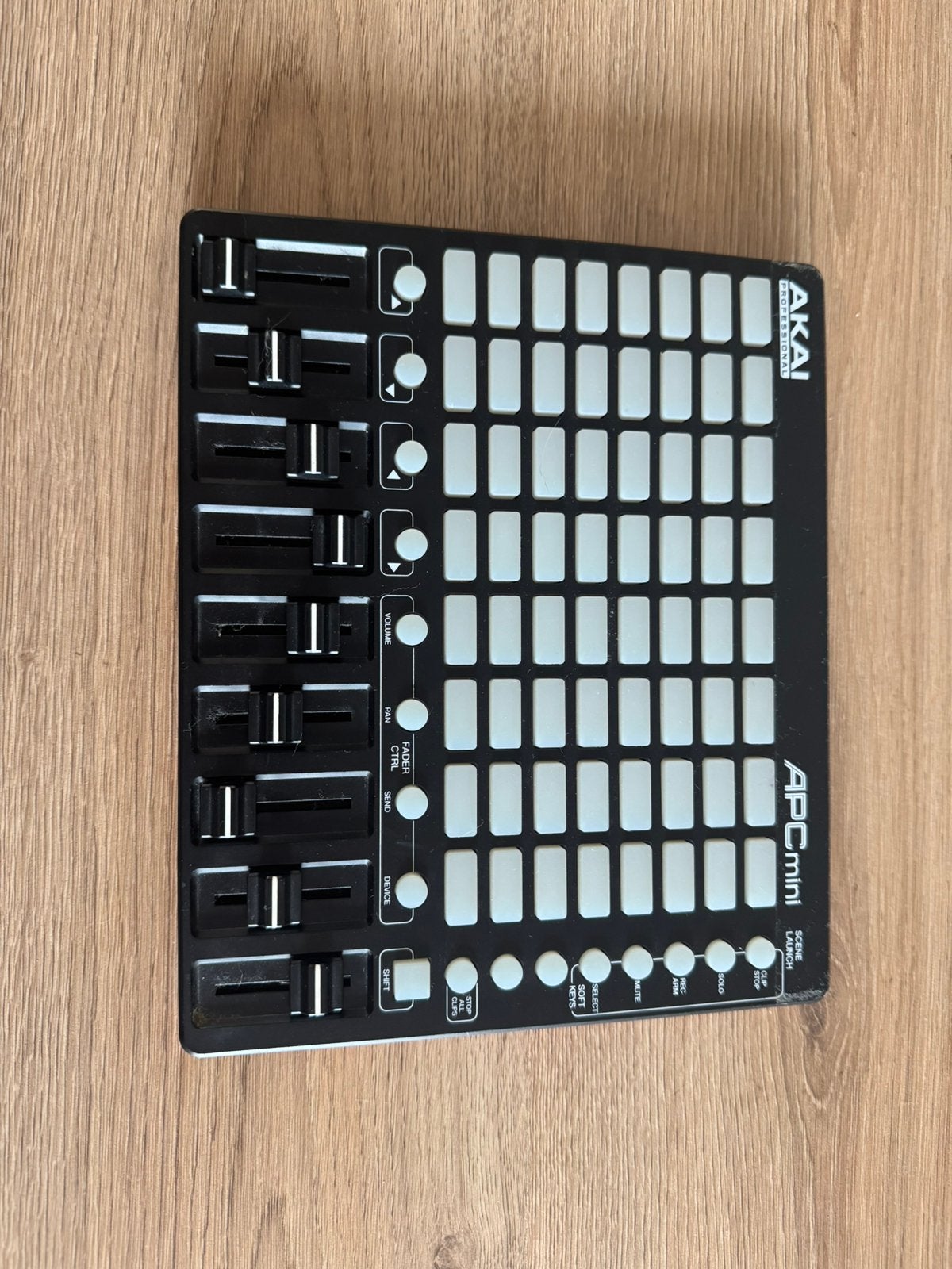 Akai APC mini, Muziek en Instrumenten, Ophalen of Verzenden, Zo goed als nieuw, Overige aantallen, Overige merken