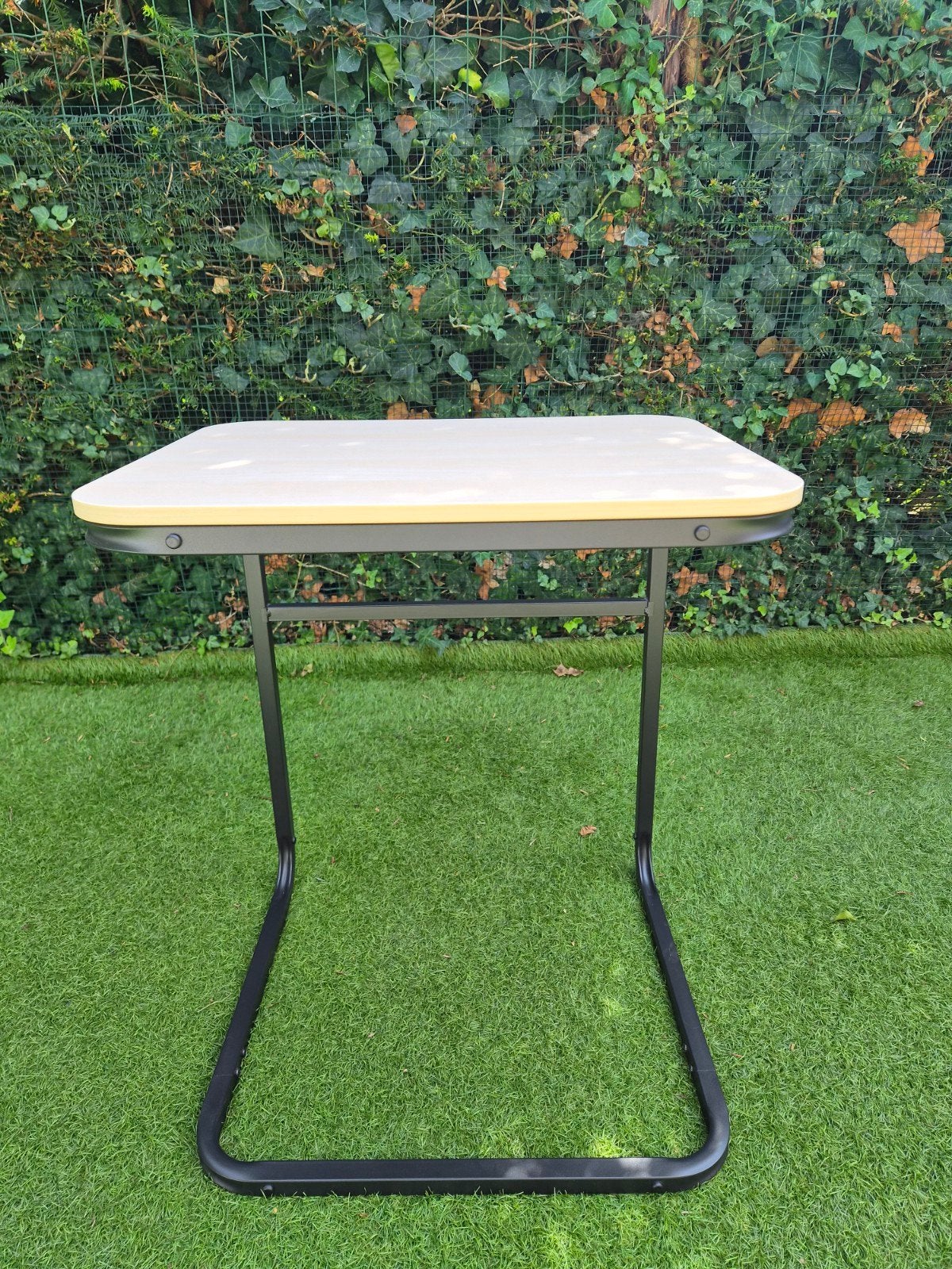 IKEA OLSRED bijzettafel / laptoptafel, Ophalen, Modern, functioneel, 55 tot 75 cm, Zo goed als nieuw