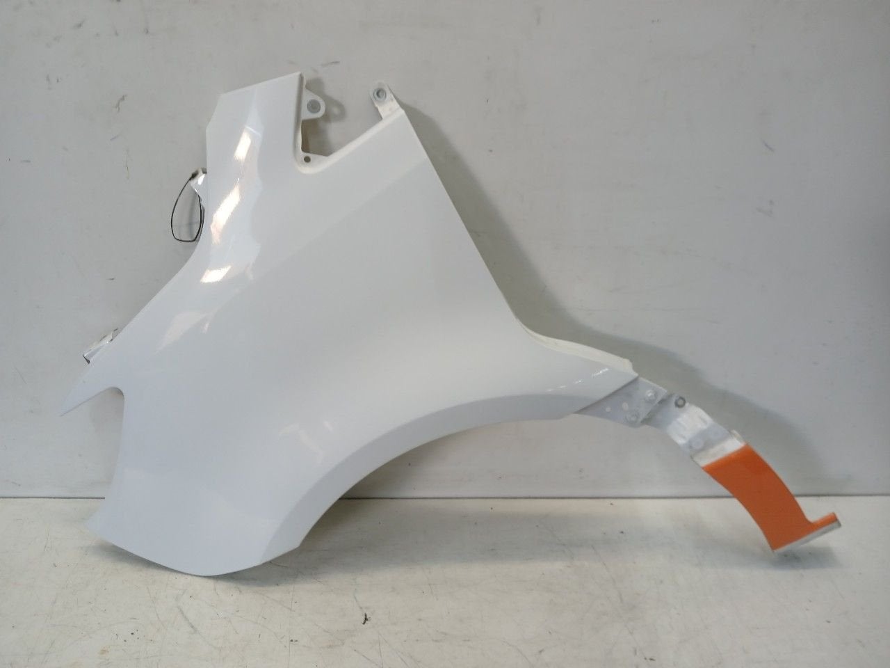 Spatbord links voor Mercedes-Benz Sprinter, Auto-onderdelen, Onderdelen@venauto.nl, Van der Ven Autorecycling B.V., Gebruikt, Ettenseweg 76, 4706 PB Roosendaal, The Netherlands