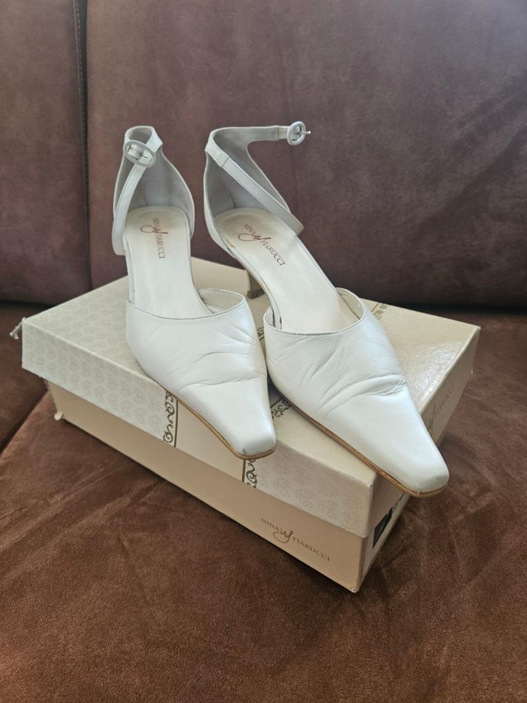 Bruidsschoenen Nina Fiarucci maat 7 ( maat 40), Kleding | Dames, Schoenen, Ophalen of Verzenden, Zo goed als nieuw, Sneakers of Gympen