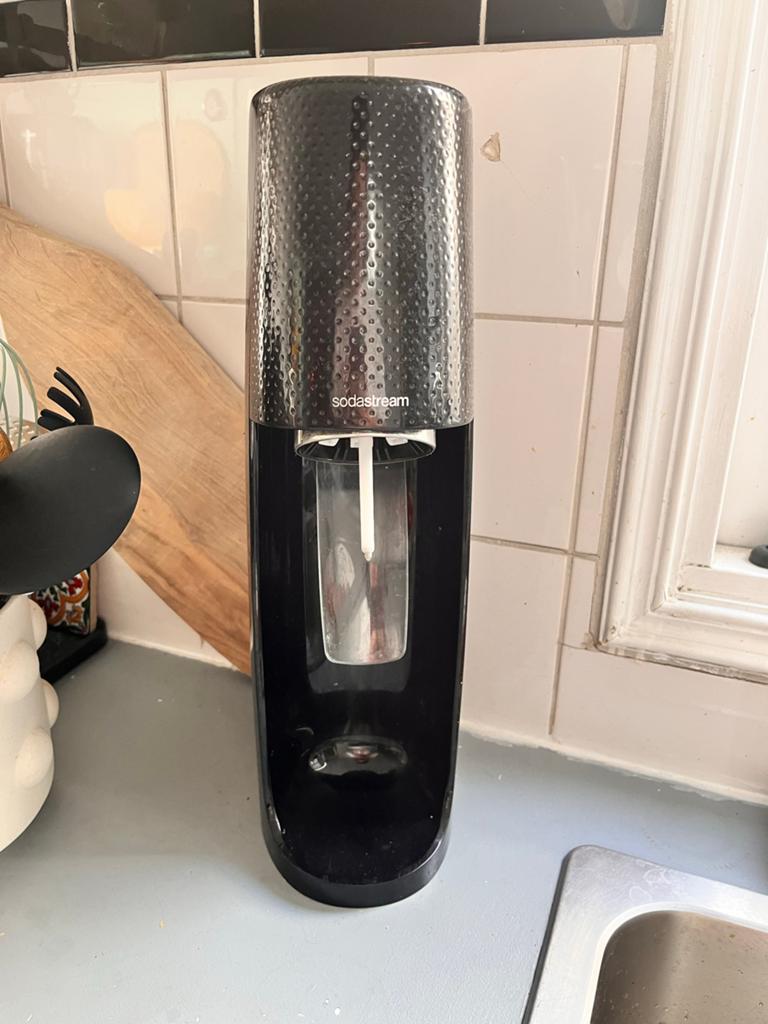 Sodastream met 4 flessen (3 groot, 1 klein), Ophalen, Gebruikt