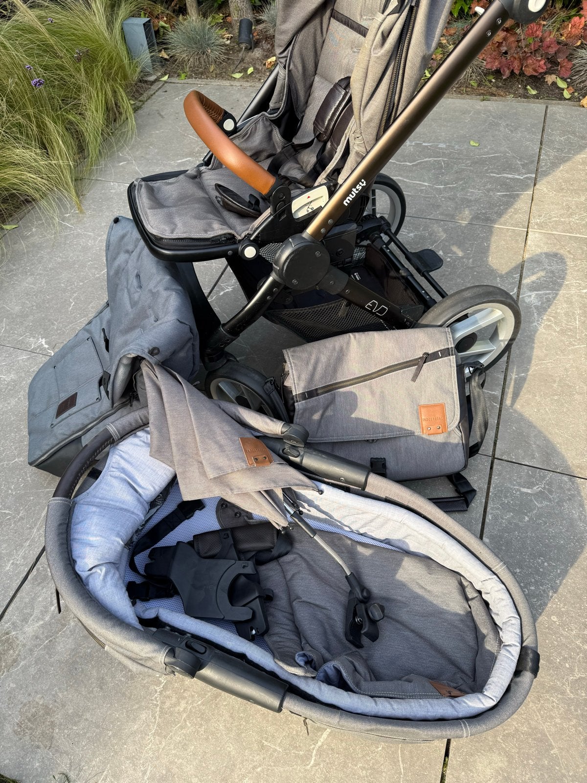 Mutsy Igo kinderwagen met reiswieg en voetenzak, Ophalen, Gebruikt, Combiwagen, Met reiswieg