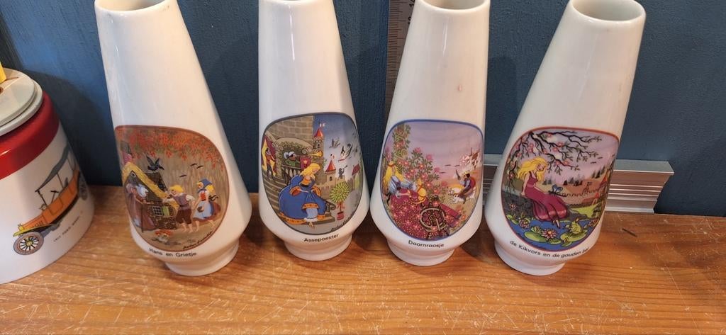 Sprookjes vaasjes 4 stuks, Verzamelen, Efteling, ., Overige typen, Ophalen of Verzenden, Zo goed als nieuw