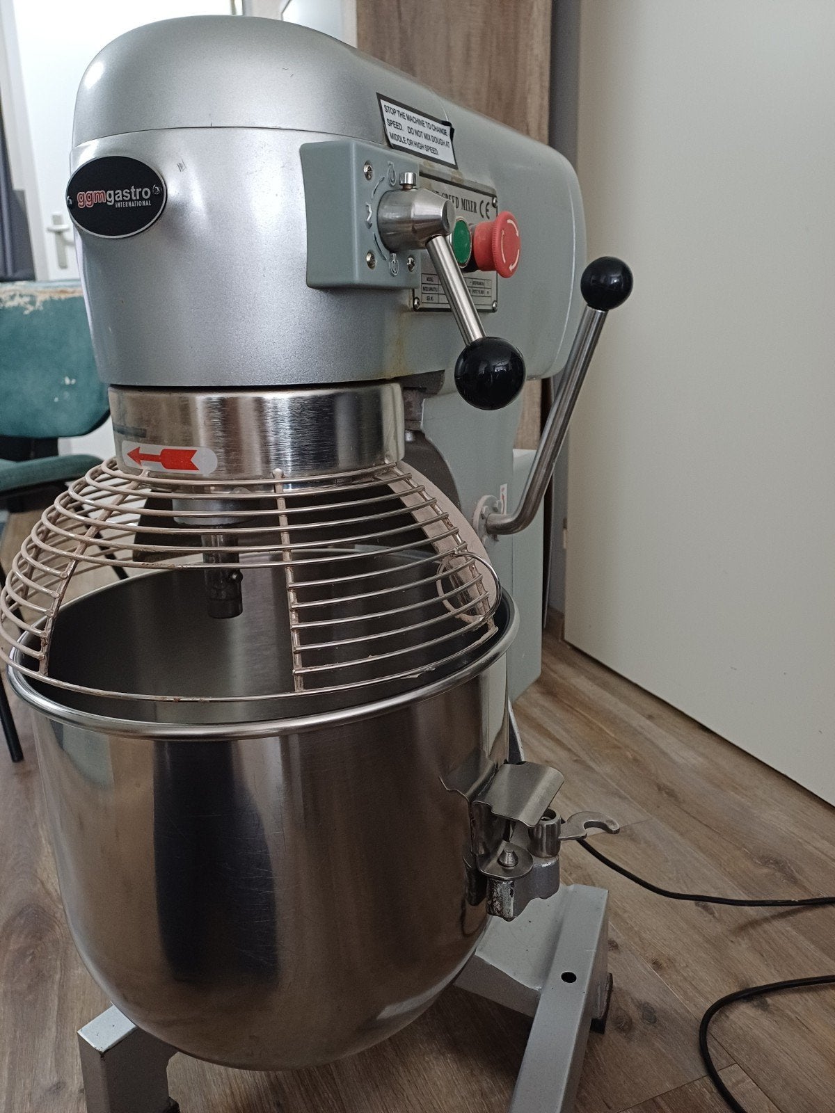 GGM Gastro Planeetmenger 20L - 3 Snelheden - 230V, 4 liter of meer, Ophalen, Gebruikt, 3 snelheden of meer