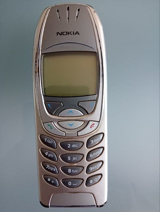 Nokia 6610 - Klassieke mobiele telefoon met oplader, Karaportti 2, 02610 Espoo, Finland, Gebruikt, Fysiek toetsenbord, Support@nokia.com