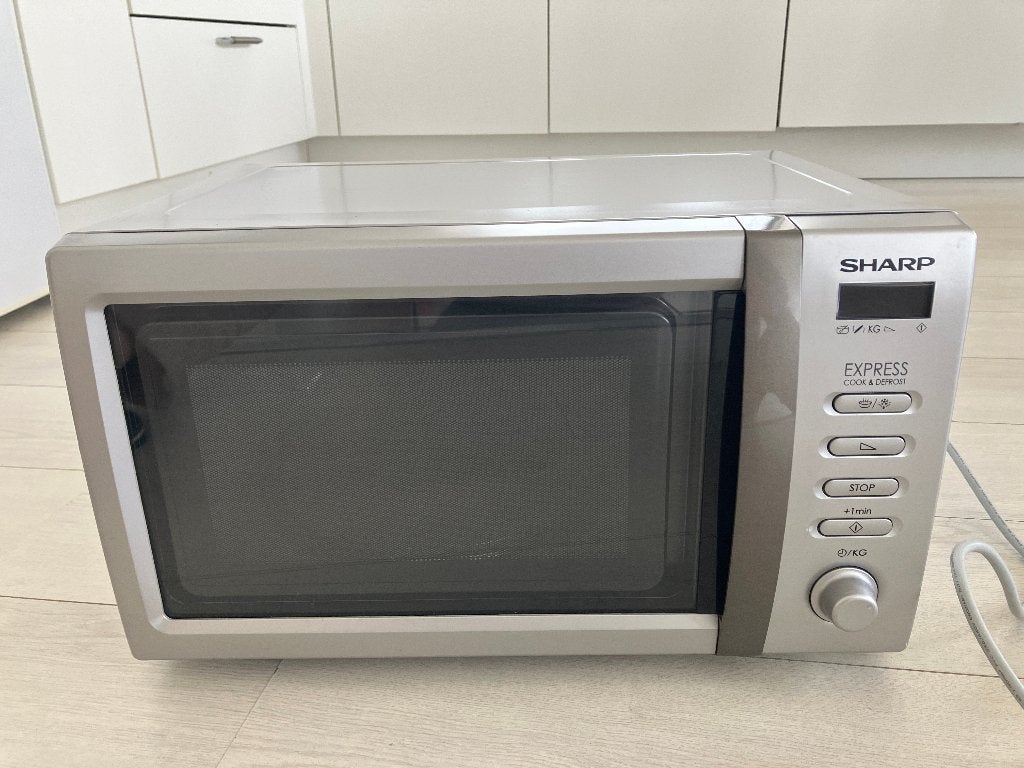 Sharp Solo Magnetron 22L stainless steel finish, Witgoed en Apparatuur, Magnetrons, Ophalen of Verzenden, Draaiplateau, Magnetron