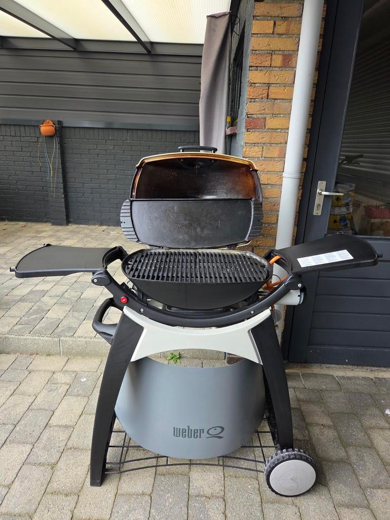 Weber Q2000 gasbarbecue met onderstel, Tuin en Terras, Gasbarbecues, Gebruikt, Ophalen