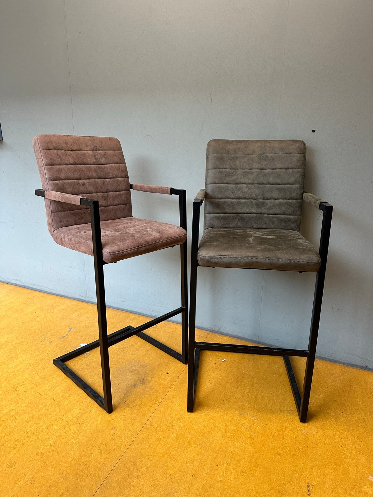 2x Barstoelen Lizzy Leen Bakker - Zo goed als nieuw, Ophalen, Draaibaar, Zo goed als nieuw, 90 cm of meer