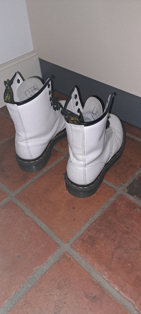 Dr. Martens schoenen, Wit, Lage of Enkellaarzen, Ophalen of Verzenden, Dr. Martens