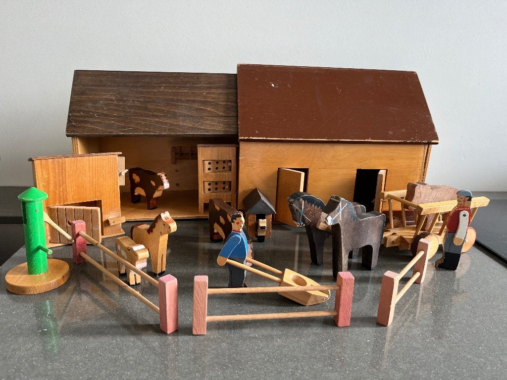 Oude boerderij (vele dieren,hekken,poppetjes,enz), Ophalen of Verzenden, Zo goed als nieuw