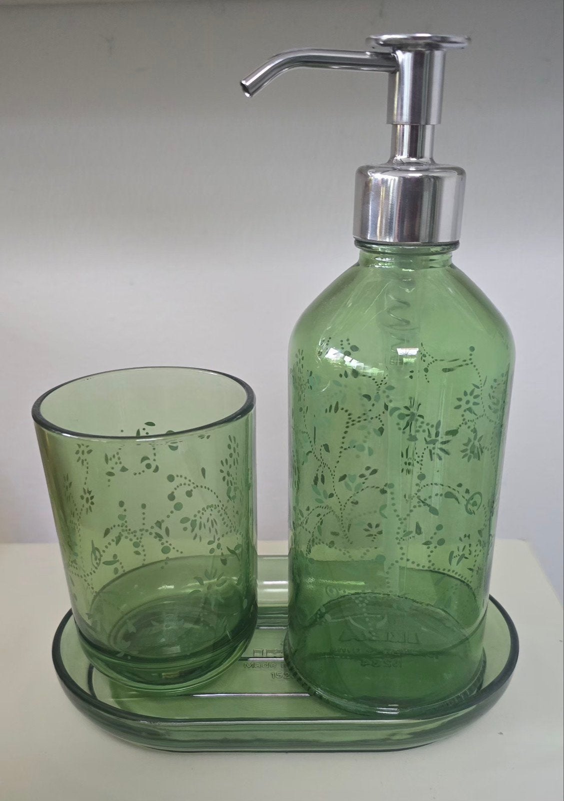 Ikea GROSSJÖN 3-piece bathroom set groen
3-piece bathroom se, IKEA, Zo goed als nieuw, Groen, Zeepdispenser/zeepbakje