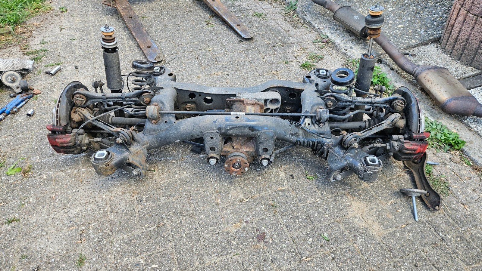Bmw 318 i e90 Complete achteras met differentieel en remmen, Ophalen of Verzenden, Gebruikt, Overige automerken