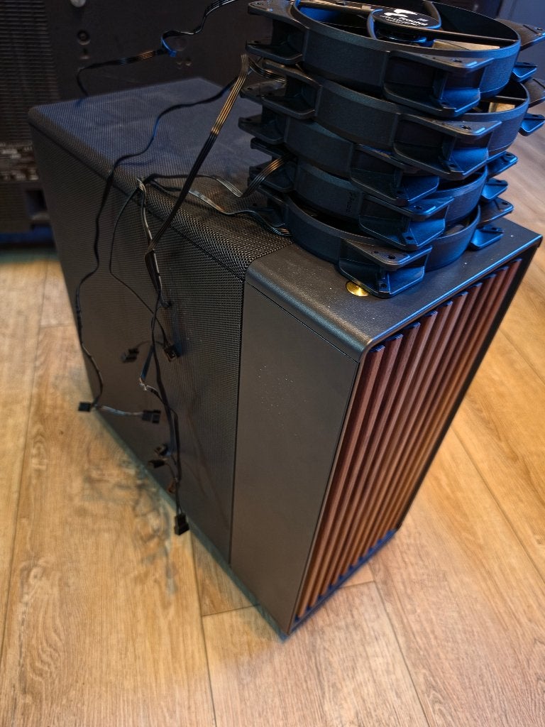 ATX Semi-tower Box Fractal North Black, Computers en Software, Computerbehuizingen, Ophalen, Zo goed als nieuw