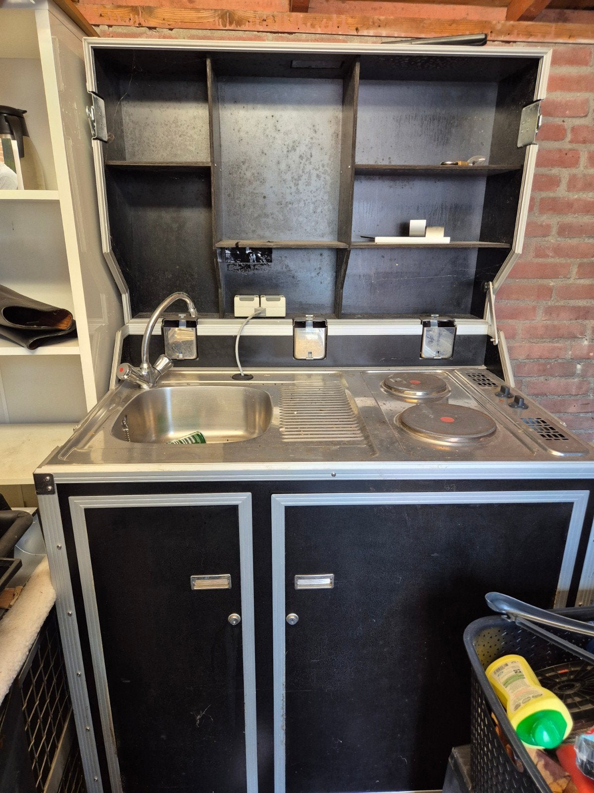 Compacte campingkeuken met koelkast en kookplaat, Witgoed en Apparatuur, Koelkasten en IJskasten, Gebruikt, 75 tot 100 liter, 45 tot 60 cm