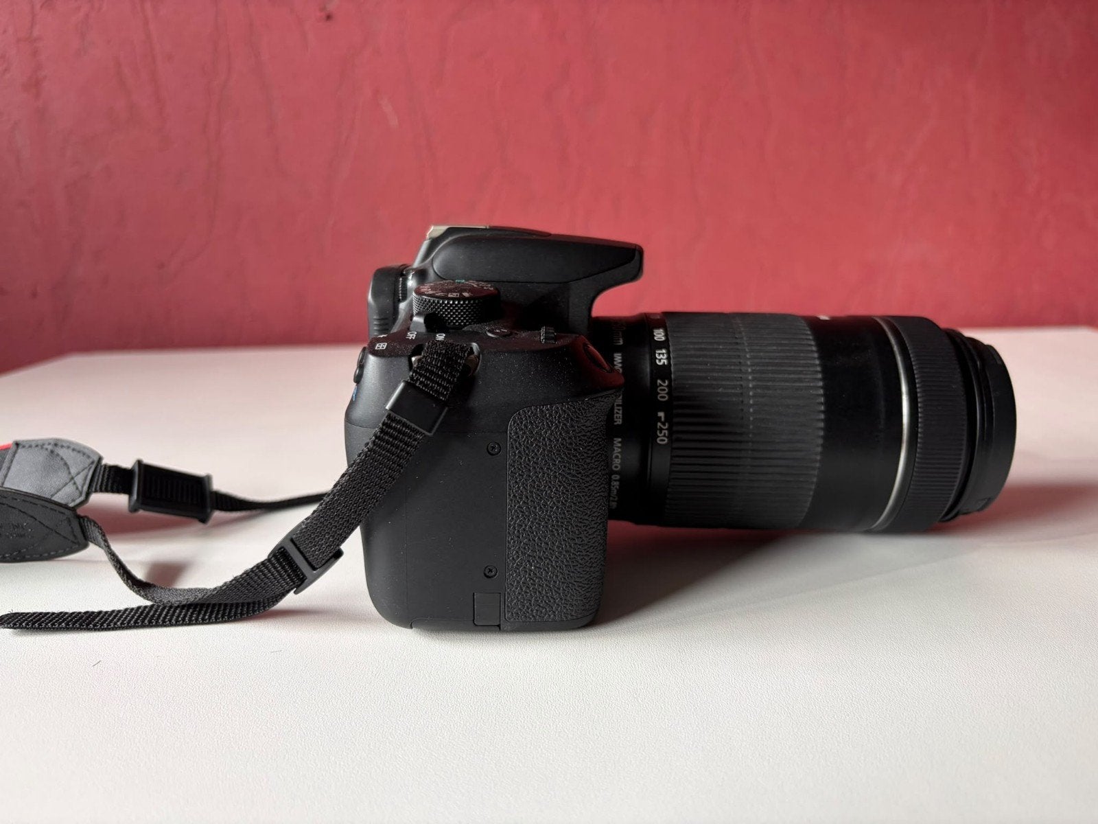 Canon 1300D met lenzen en Lowepro tas, Ingebouwde flitser, Spiegelreflex, Canon, Ophalen of Verzenden