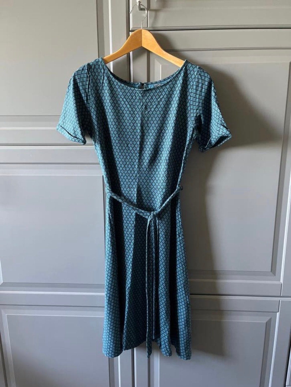 King Louie Betty jurk maat M, Kleding | Dames, Jurken, Ophalen, Zo goed als nieuw, Maat 38/40 (M), Meerkleurig