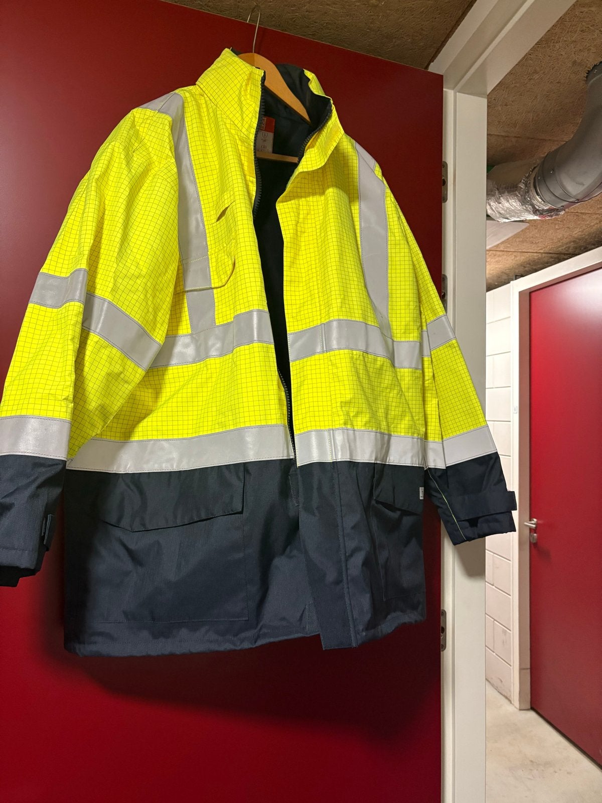 Hoge Zichtbaarheid Werkjas - Geel/Donkerblauw, Ophalen, Zo goed als nieuw