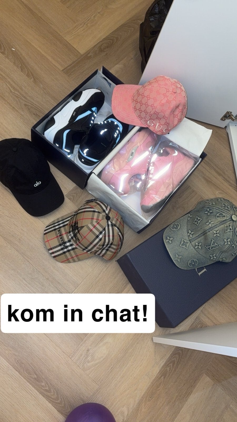 Diverse petten en sneakers - Kom in chat!, Ophalen of Verzenden, Nieuw, One size fits all, Pet