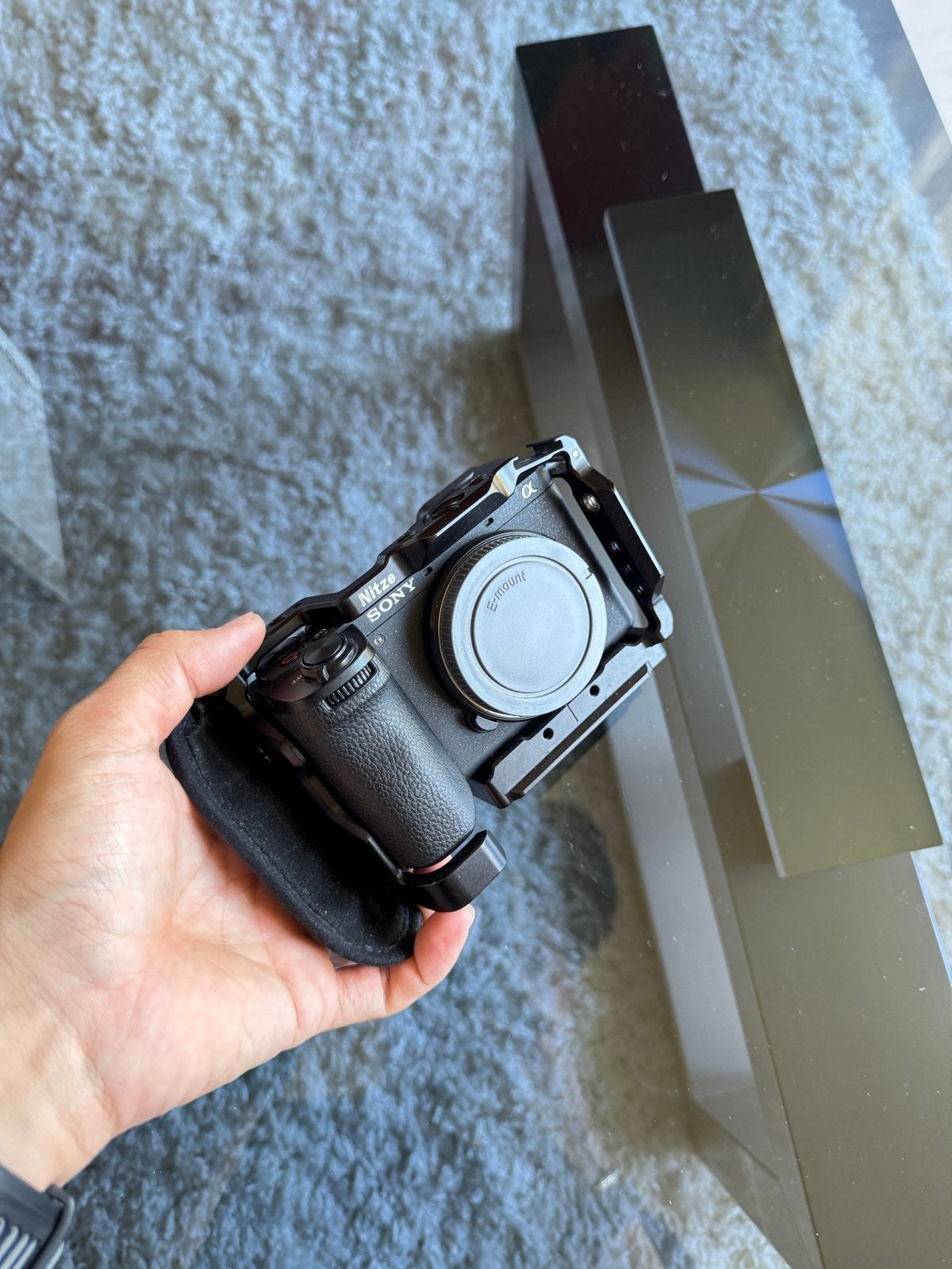Sony Alpha A6700 + cage, Audio, Tv en Foto, Lensdop, Beeldstabilisatie, Ophalen of Verzenden, Zo goed als nieuw