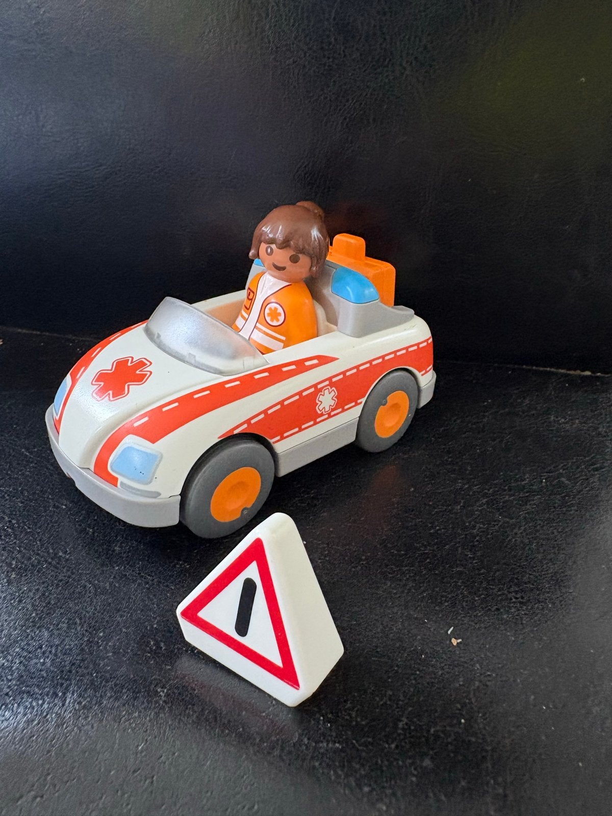 Playmobil ambulance met figuur en gevarendriehoek, Ophalen of Verzenden, Gebruikt, Jongen of Meisje