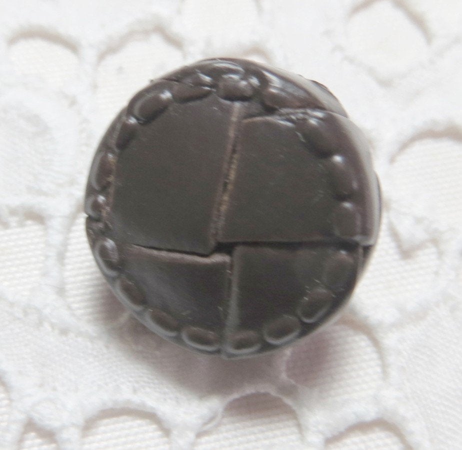 Vintage leder-look knopen nr M1846 bruin, Verzenden, Zo goed als nieuw, Knoop of Knopen