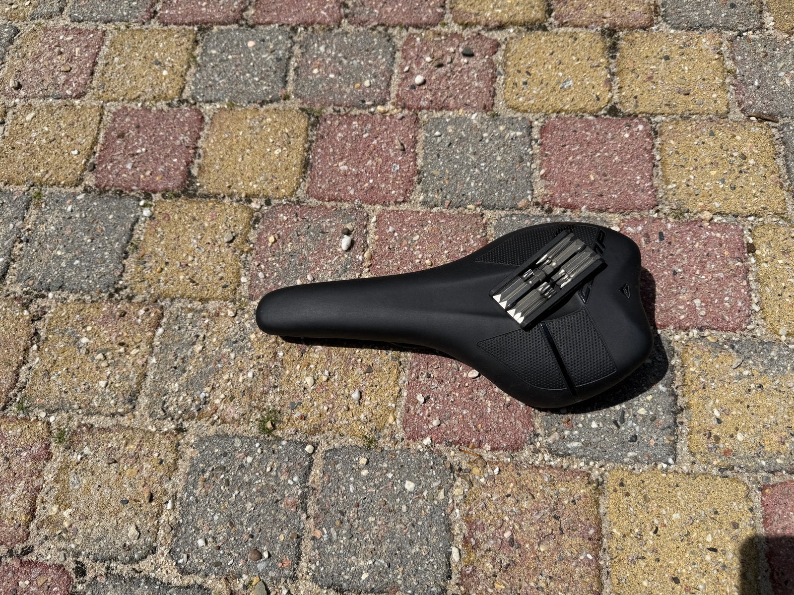 Merida Power Comp zadel met SWAT-gereedschap, Fietsen en Brommers, Fietsonderdelen, Kunststof, Ophalen of Verzenden, Zo goed als nieuw
