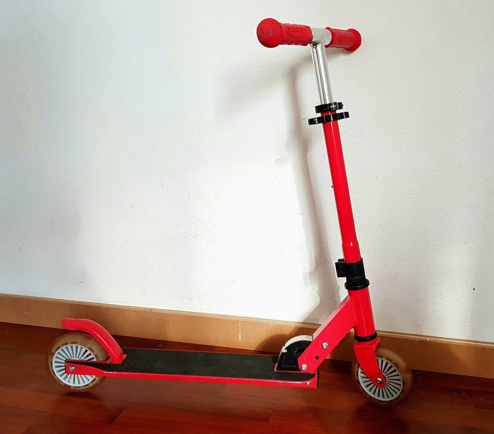 Kinder step met 2 LED wieltjes rood - Play Tive, Ophalen, Zo goed als nieuw, Play Tive