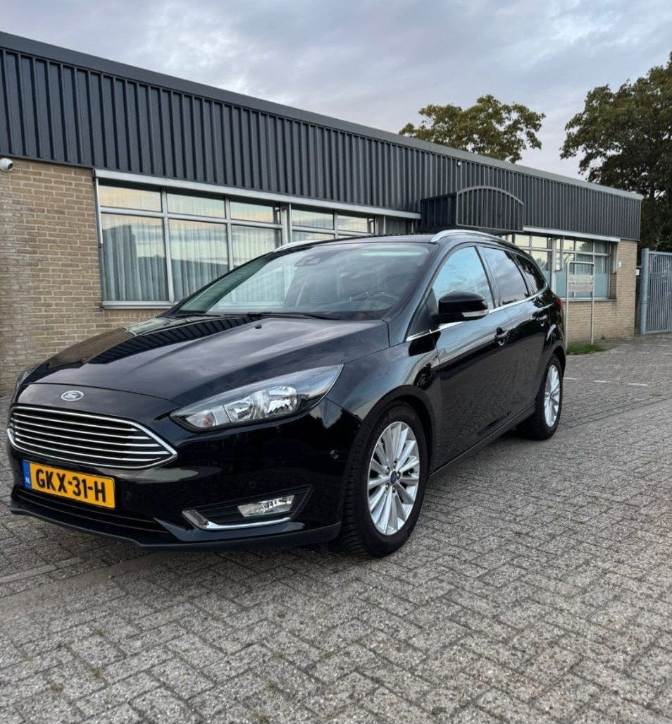 Ford Focus 1.0 Ecoboost 125pk 2016 Zwart, Auto's, 125 pk, Zwart, Handgeschakeld, 1216 kg