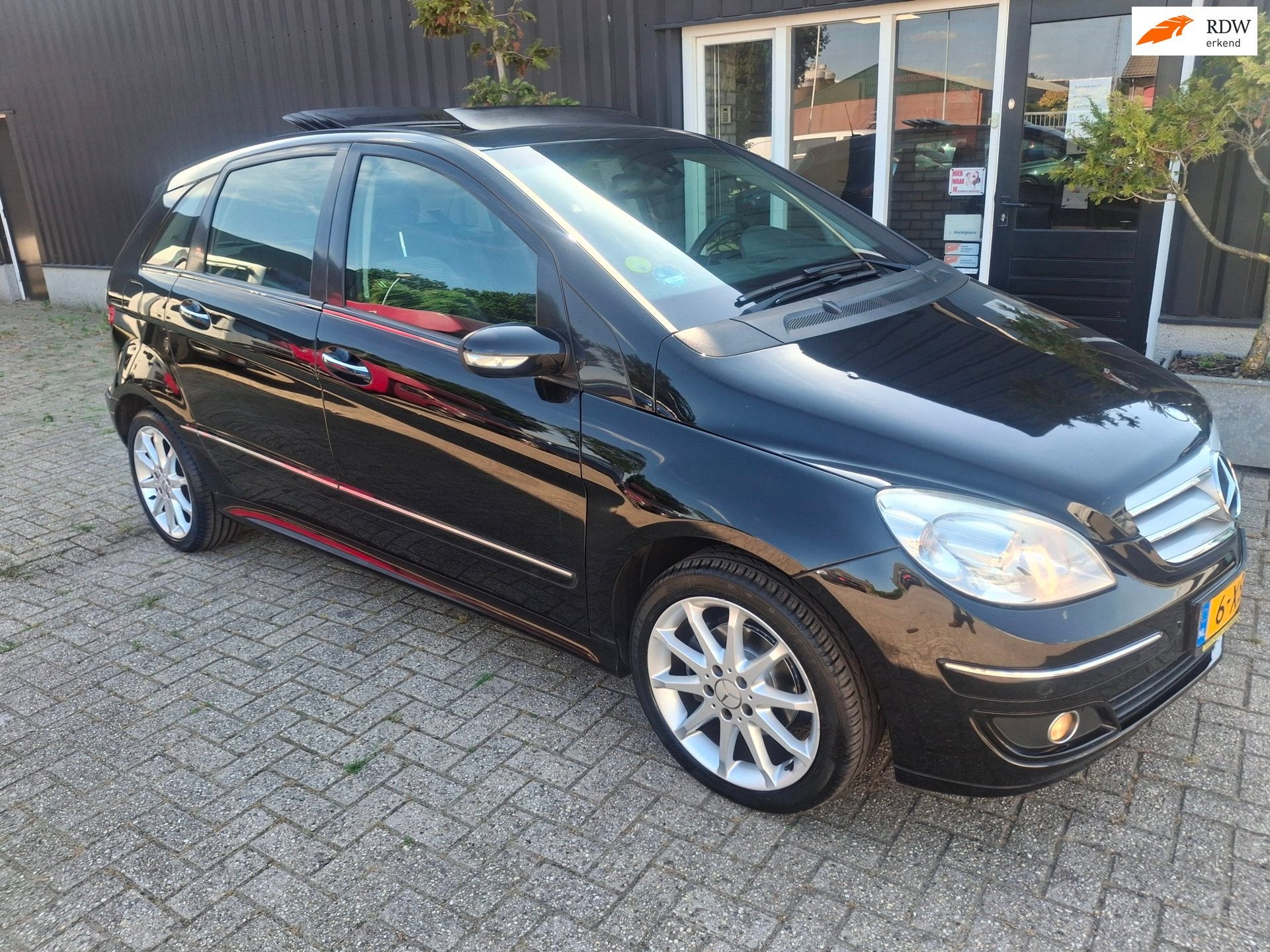 Mercedes-Benz B-klasse 170 *AUTOMAAT*panorama dak*, Auto's, Mercedes-Benz, Gebruikt, 4 cilinders, Zwart, 14 km/l
