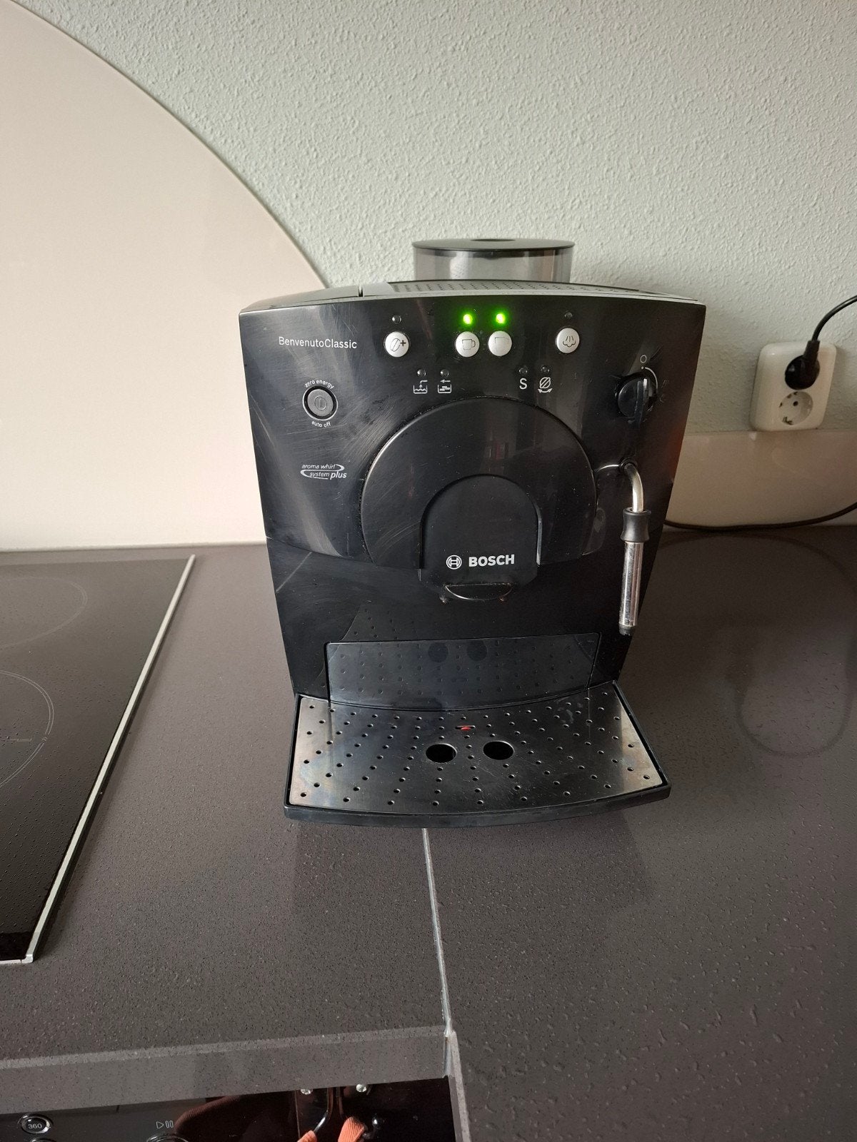Bosch BenvenutoClassic Koffiemachine, Witgoed en Apparatuur, Gebruikt, Koffiemachine, 4 tot 10 kopjes, Afneembaar waterreservoir