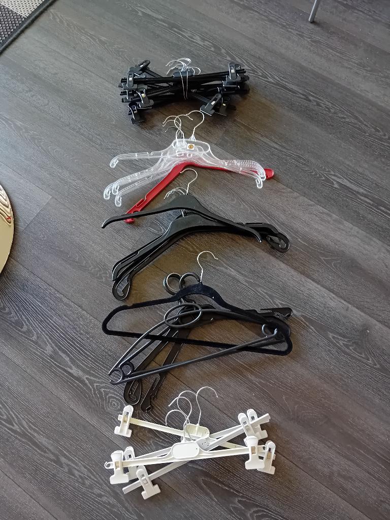 kleding hangers, Ophalen of Verzenden, Zo goed als nieuw, Hout