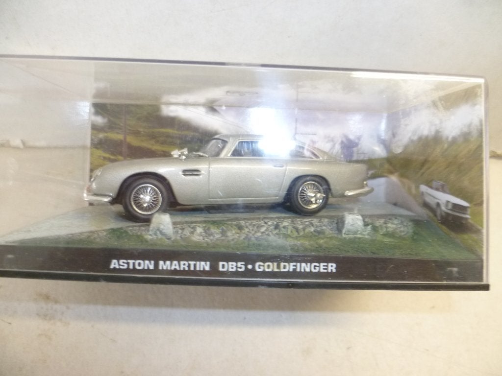 Aston Martin DB5 James Bond 007 film Goldfinger 1:43 auto, Verzamelen, Ophalen of Verzenden, Nieuw, Film, Beeldje, Replica of Model