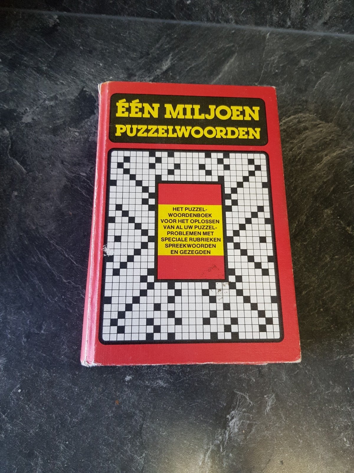 Een Miljoen Puzzelwoorden - Puzzelwoordenboek, Ophalen of Verzenden, Gelezen, Onbekend, Catalogus