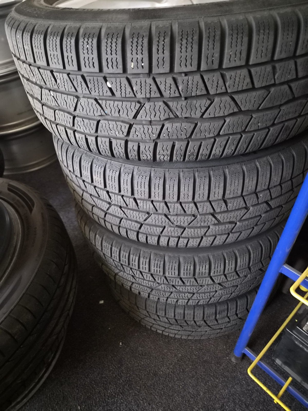 Velgen met banden 205/50 R17 - Touran, Audi, Seat, Golf, Gebruikt, Banden en Velgen, 17 inch, All Season